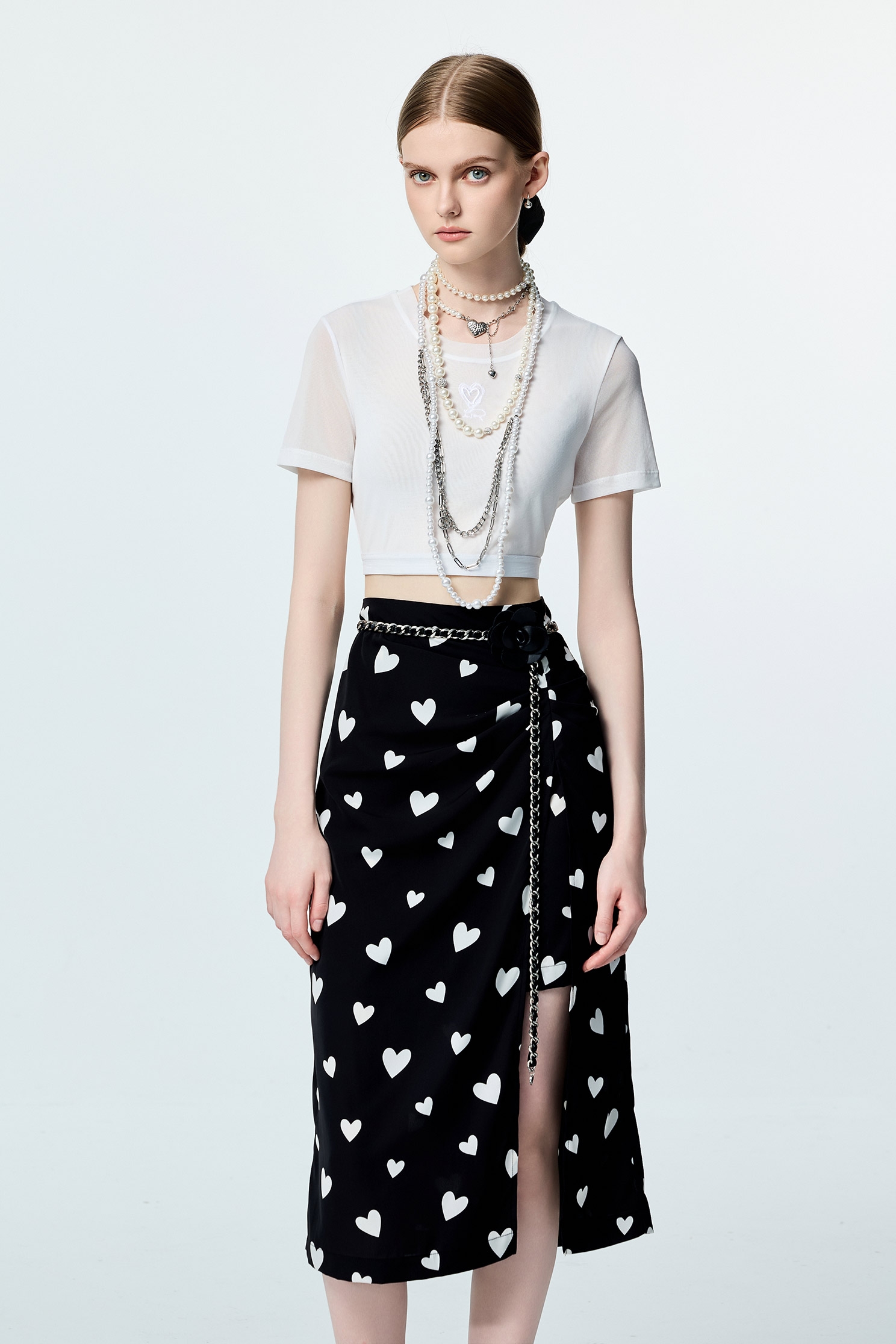 經典多功能內搭上衣經典多功能內搭上衣,上衣,內搭上衣,春夏穿搭,白色上衣,黑色上衣