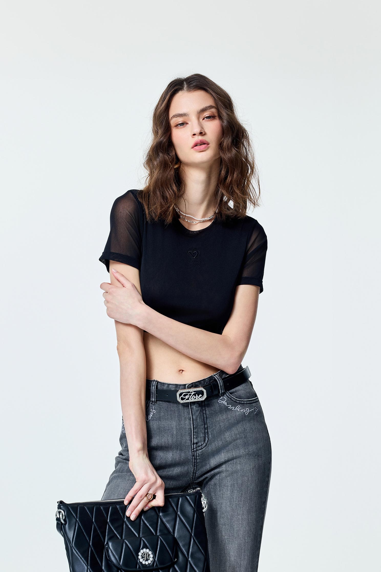 經典多功能內搭上衣經典多功能內搭上衣,上衣,內搭上衣,春夏穿搭,白色上衣,黑色上衣