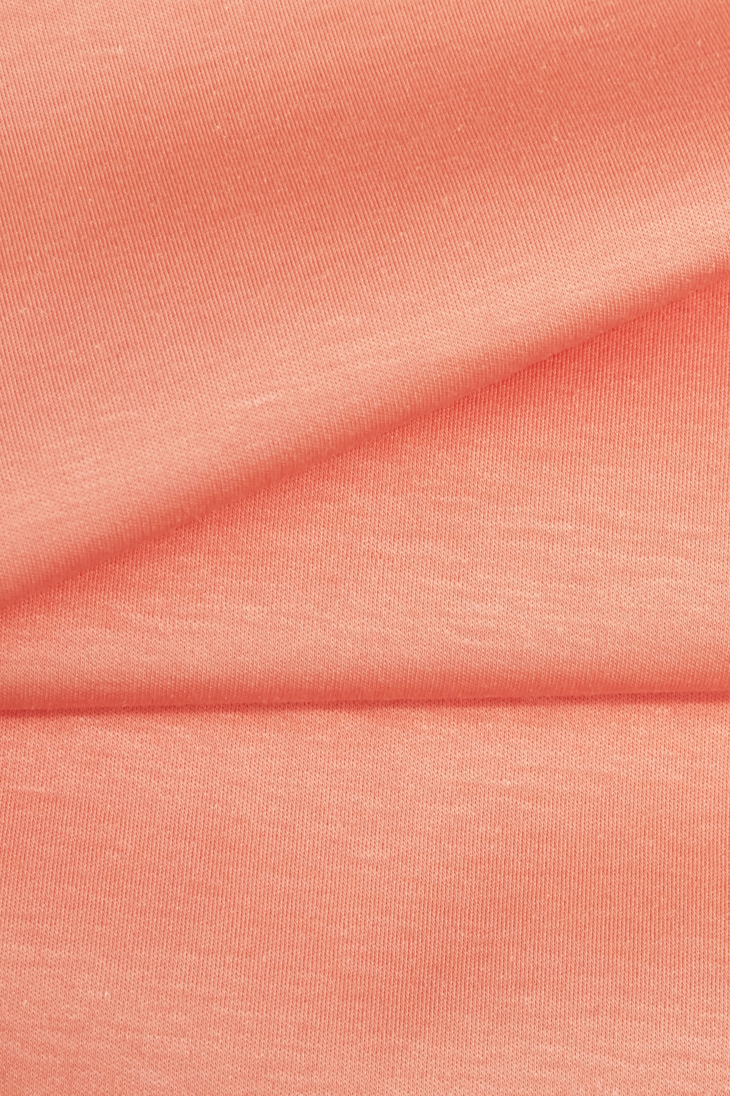 極簡字串繡花T恤上衣極簡字串繡花T恤上衣,T-Shirt,上衣,刺繡,春夏穿搭,白色上衣,繡花