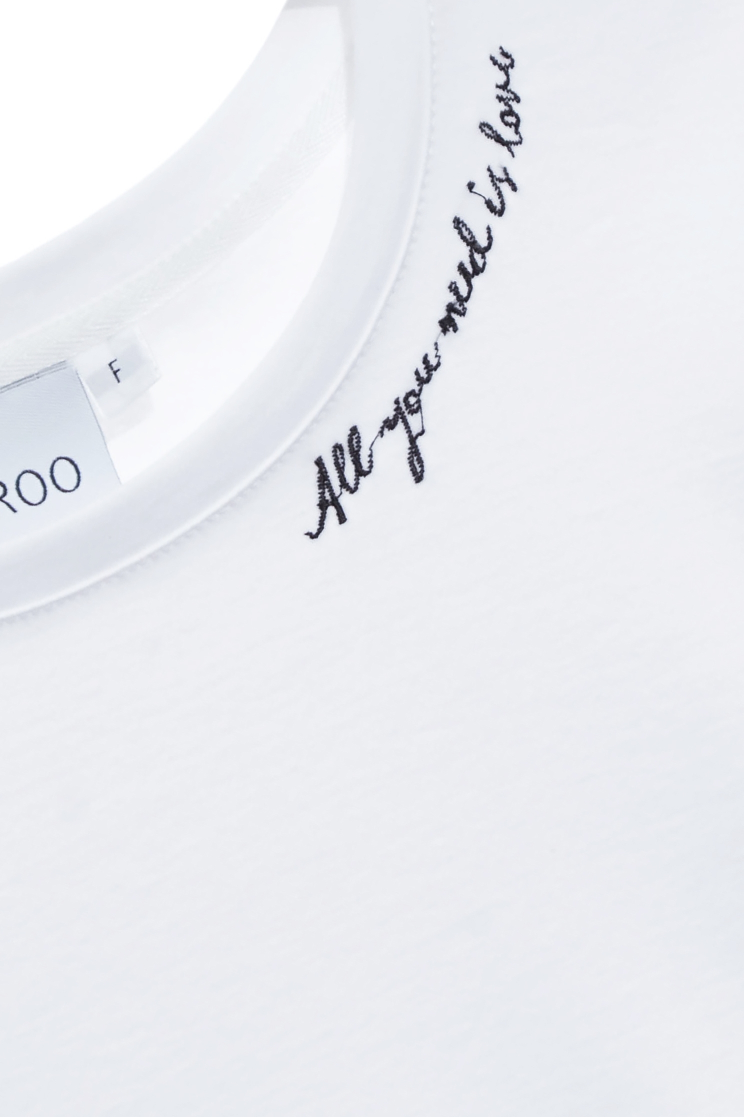 極簡字串繡花T恤上衣極簡字串繡花T恤上衣,T-Shirt,上衣,刺繡,春夏穿搭,白色上衣,繡花