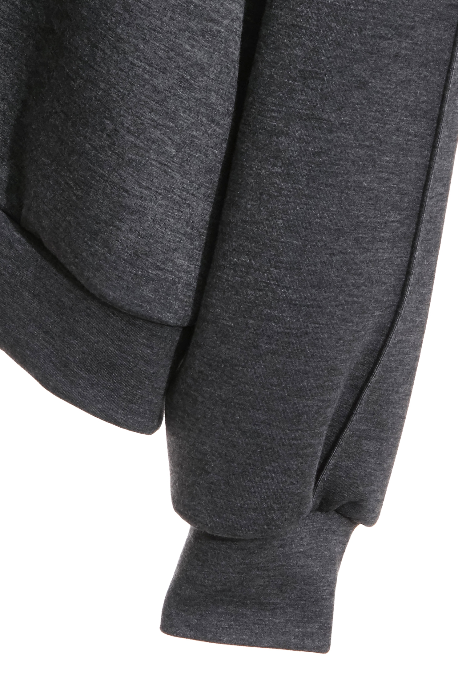 休閒風長袖上衣休閒風長袖上衣,上衣,刺繡,時髦成套搭配,秋冬穿搭,簡約穿搭