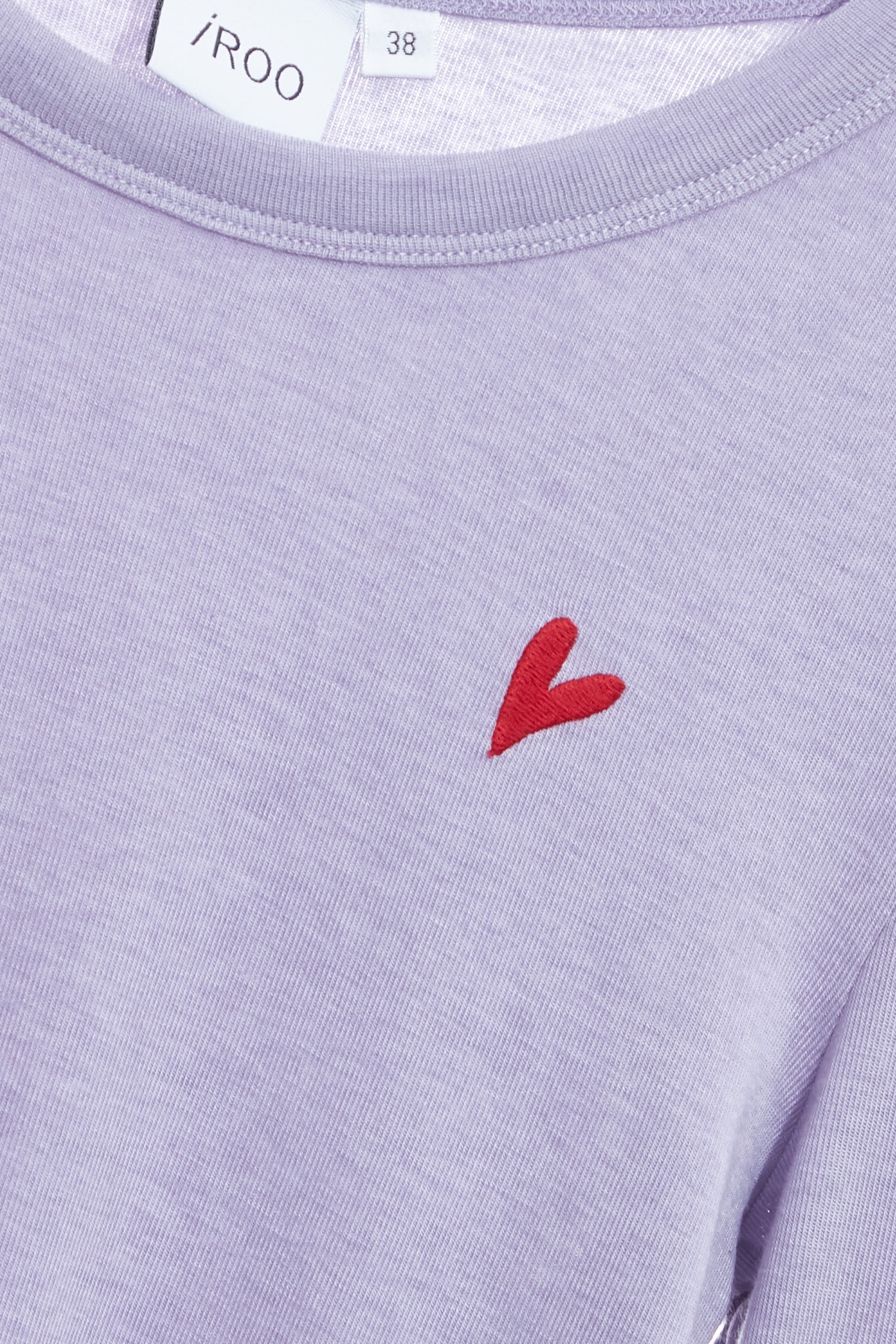 極簡天絲羊毛圓領上衣極簡天絲羊毛圓領上衣,上衣,刺繡,圓領上衣,秋冬穿搭,簡約穿搭