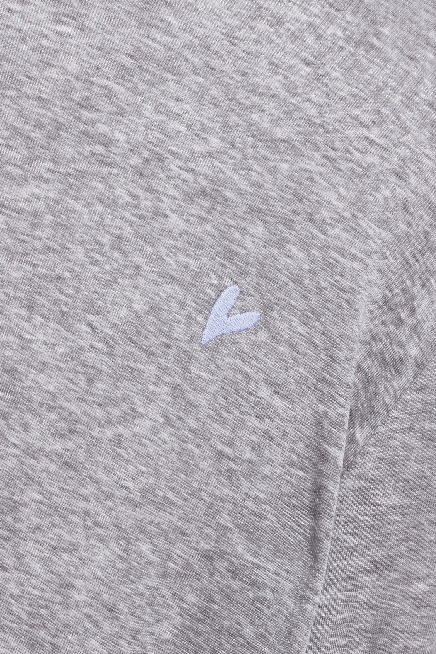 極簡天絲羊毛高領上衣極簡天絲羊毛高領上衣,上衣,刺繡,秋冬穿搭,簡約穿搭,高領上衣