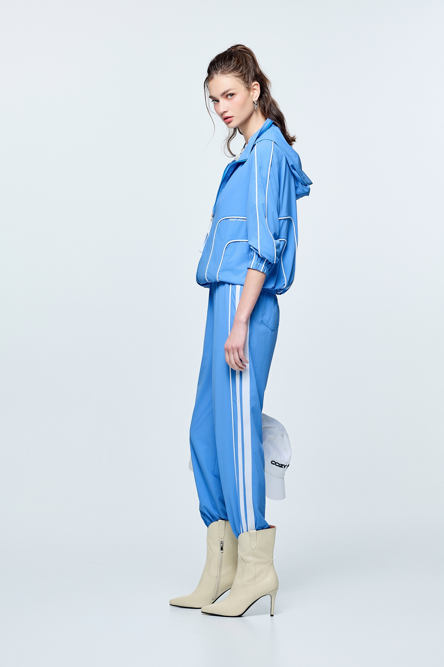 彩虹衣膠原蛋白側邊線條長褲彩虹衣膠原蛋白側邊線條長褲,春夏穿搭,褲子