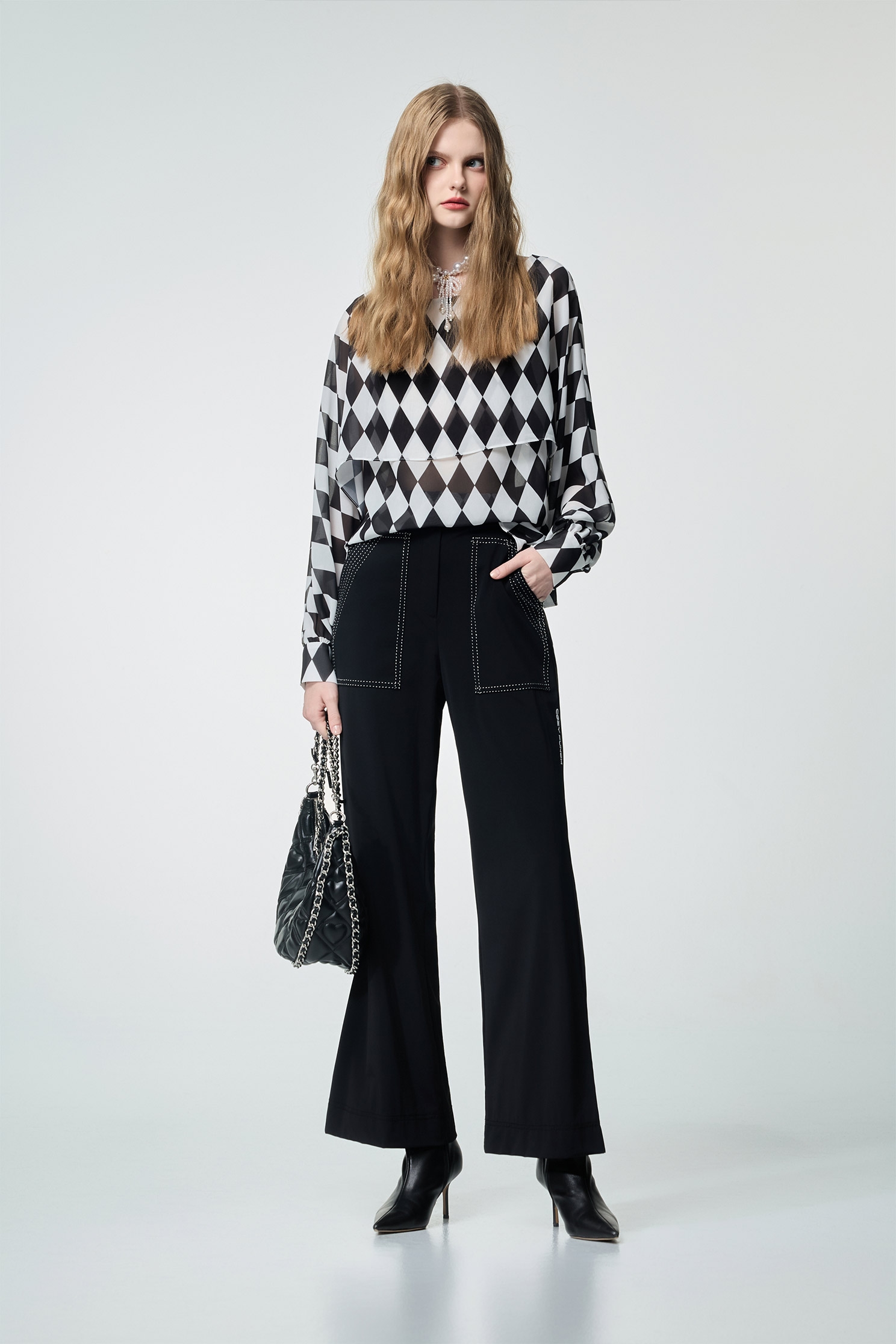 壓線顯瘦涼感超魔褲壓線顯瘦涼感超魔褲,上班OL穿搭,人氣商品,刺繡,寬褲,春夏穿搭,褲子,長褲