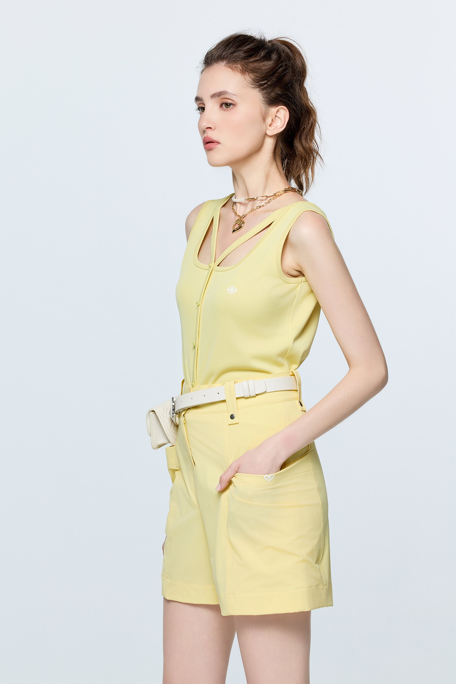 膠原蛋白U領無袖背心上衣膠原蛋白U領無袖背心上衣,一般背心,一般背心馬甲,上衣,春夏穿搭,背心