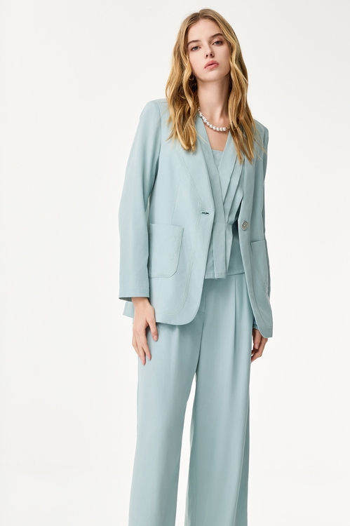 海沫綠繡領線條西裝外套,西裝外套