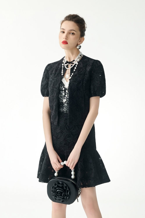 極致黑立體壓花短袖外套,黑色外套