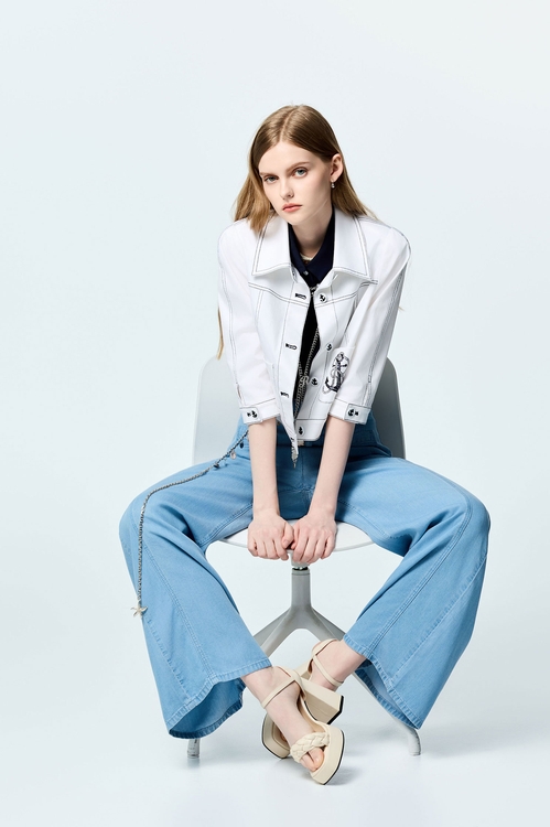 跳色壓線造型外套,白色外套