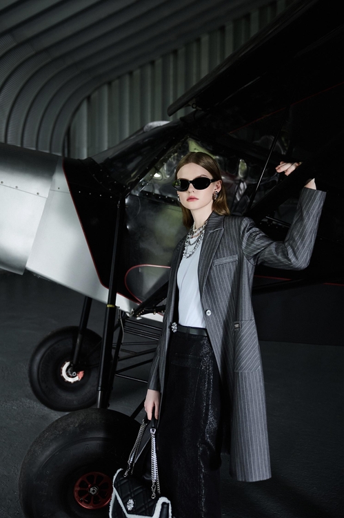 靜謐灰細條紋長版外套,西裝外套