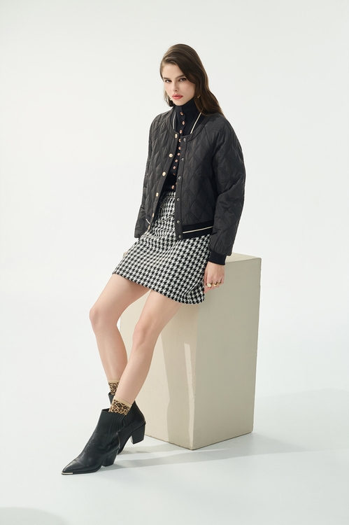 絎縫黑棒球外套,黑色外套