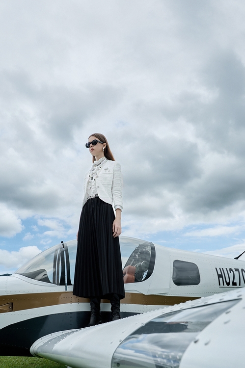 極致黑傘景壓摺式中長裙,百摺長裙