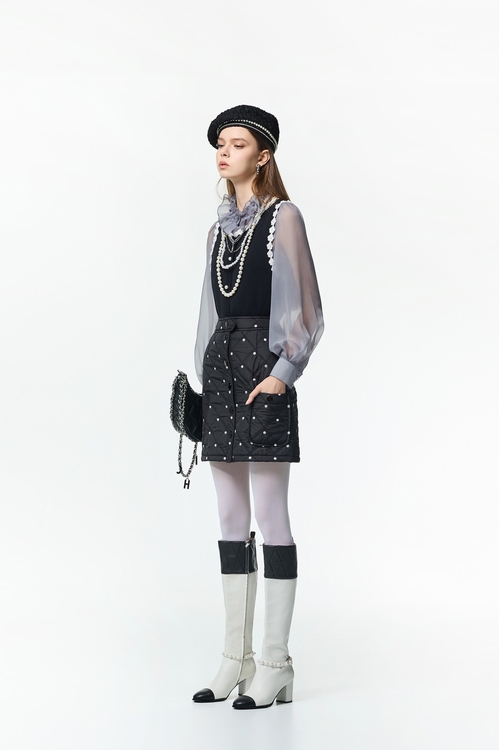 黑底白點菱形格鋪棉短裙,短裙