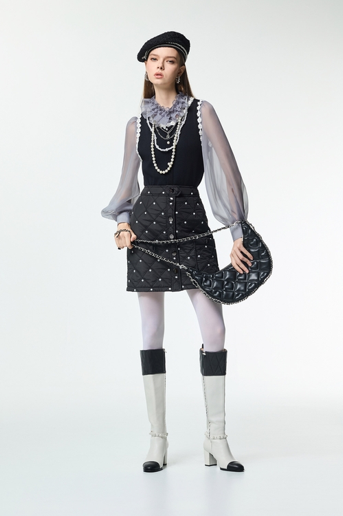 黑底白點菱形格鋪棉短裙,短裙