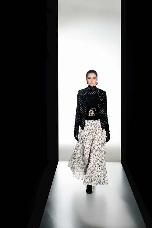 白底黑點雪紡女神壓摺長裙,雪紡裙