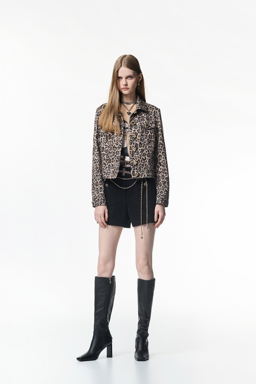 自帶小香風腰鍊短褲,短褲