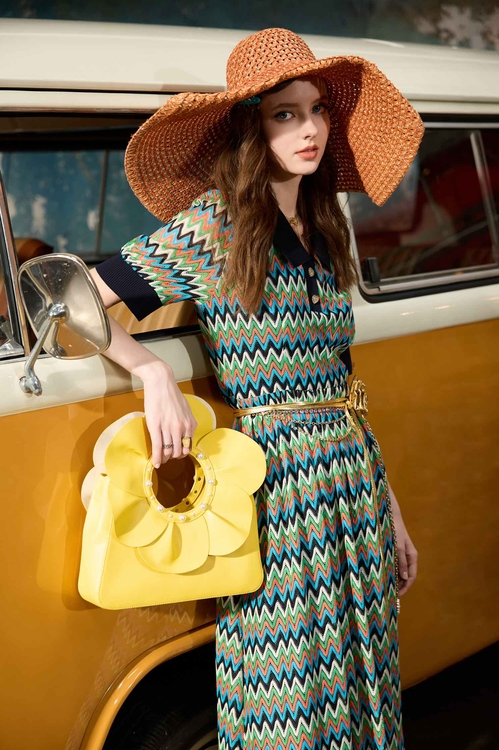 五彩山形紋洋裝,短袖洋裝