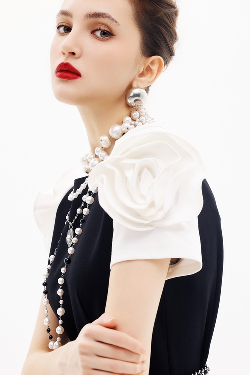 黑白拼色立體繞花洋裝,,黑白拼色立體繞花洋裝,一般洋裝,丹寧,春夏穿搭,條紋,一般洋裝,春夏穿搭,一般洋裝,春夏穿搭,洋裝特輯,長袖洋裝,一般洋裝,春夏穿搭,荷葉,一般洋裝,春夏穿搭,一般洋裝,春夏穿搭,條紋,針織,雪紡,黑色洋裝,一般洋裝,春夏穿搭,白色洋裝,蕾絲,一般洋裝,春夏穿搭,洋裝特輯,襯衫,輕奢度假,輕奢渡假,長洋裝,一般洋裝,刺繡,春夏穿搭,一般洋裝,小禮服,小香風,春夏穿搭,荷葉,雪紡,雪紡洋裝,一般洋裝,春夏穿搭,繡花,荷葉,U領洋裝,一般洋裝,人氣商品,小禮服,春夏穿搭,洋裝特輯,約會特輯,蕾絲,蕾絲洋裝,蕾絲裙,長袖洋裝,一般洋裝,人氣商品,春夏穿搭,洋裝特輯,短袖洋裝,約會特輯,蕾絲,一般洋裝,春夏穿搭,白色洋裝,蕾絲,一般洋裝,春夏穿搭,荷葉,黑色洋裝,一般洋裝,春夏穿搭,洋裝特輯,荷葉,輕奢度假,輕奢渡假,長洋裝,一般洋裝,小禮服,春夏穿搭,洋裝特輯,荷葉,蕾絲,蕾絲洋裝,V領洋裝,小禮服,春夏穿搭,洋裝特輯,約會特輯,花花世界,荷葉,輕奢度假,輕奢渡假,針織,針織洋裝,長洋裝,一般洋裝,春夏穿搭,洋裝特輯,輕奢度假,輕奢渡假,長洋裝,一般洋裝,春夏穿搭,一般洋裝,上班OL穿搭,春夏穿搭,洋裝特輯,約會特輯,網紗,針織,長袖洋裝,長裙,一般洋裝,人氣商品,春夏穿搭,洋裝特輯,花花世界