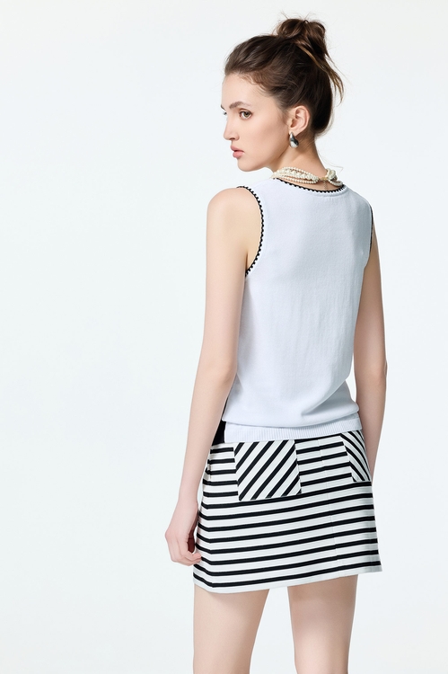 U領R字黑白撞色針織背心,無袖上衣