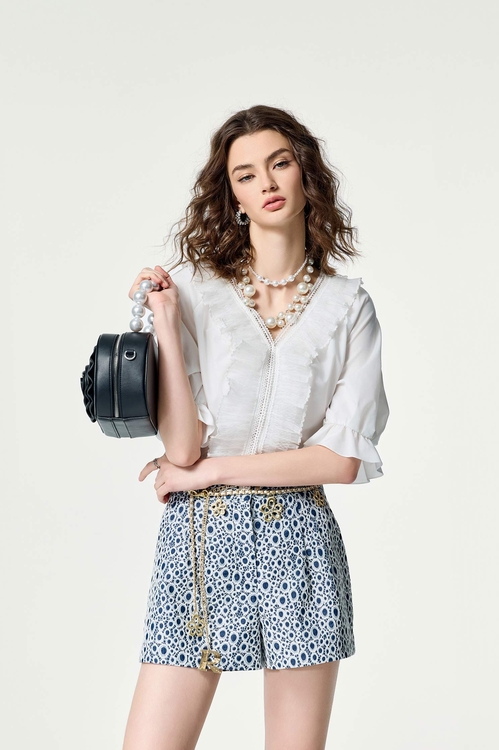 蕾絲配荷葉造型上衣,V領上衣