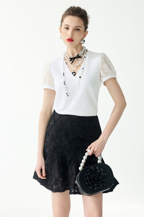 雪白v領崁亮片蕾絲拼接上衣,蕾絲