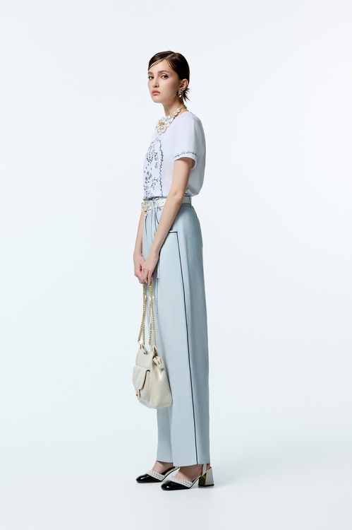 光學白復古壁花刺繡Ｔ恤上衣,T-Shirt