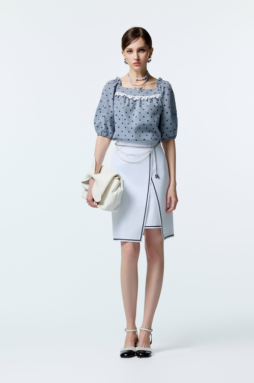 水手藍簍空點點上衣,波點