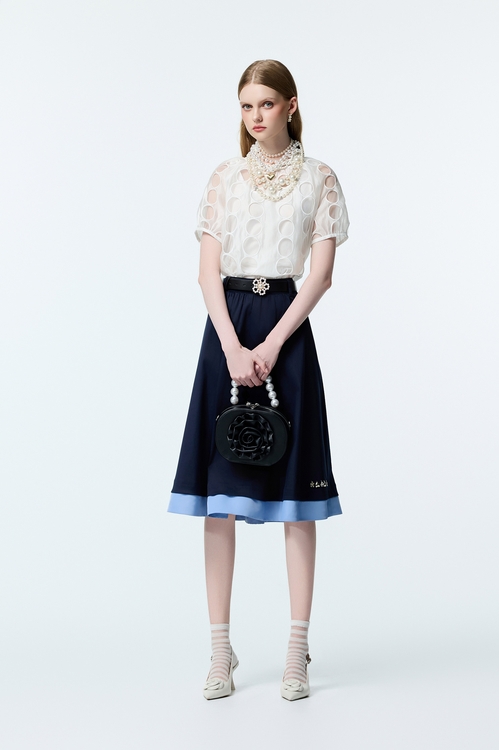 漸層簍空點點刺繡上衣,繡花上衣