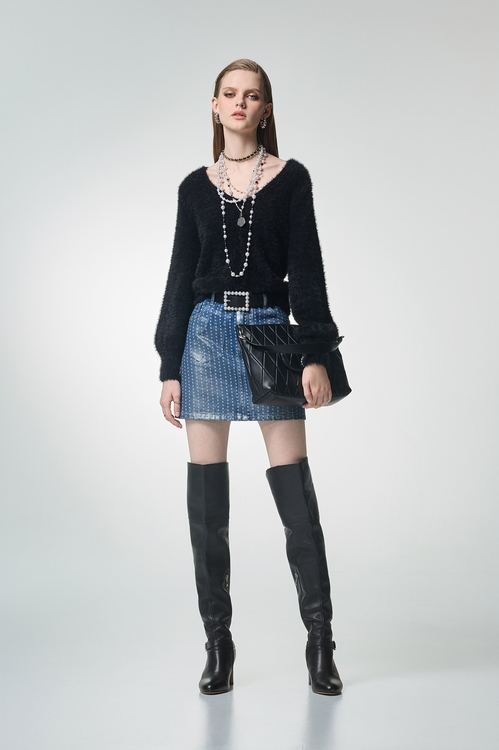 交叉綁帶造型針織上衣,V領上衣