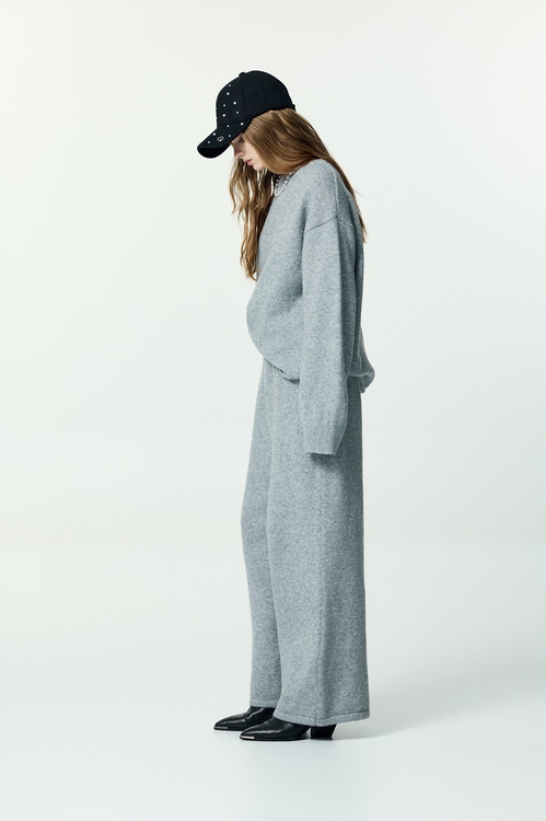 薄暮灰廓型針織上衣,,薄暮灰廓型針織上衣,V領背心,一般背心,一般背心馬甲,上班OL穿搭,秋冬穿搭,背心,針織,針織背心,外套,春夏穿搭,針織,針織外套,上班OL穿搭,春夏穿搭,襯衫,西裝褲,長褲,V領上衣,上班OL穿搭,上衣,春夏穿搭,一般外套,刺繡,外套,春夏穿搭,時髦成套搭配,簡約穿搭,刺繡,寬褲,春夏穿搭,時髦成套搭配,簡約穿搭,褲子,長褲,上班OL穿搭,丹寧,春夏穿搭,牛仔,牛仔褲,簡約穿搭,約會特輯,外套,珍珠,秋冬穿搭,簡約穿搭,針織,針織外套,上班OL穿搭,丹寧,牛仔裙,秋冬穿搭,約會特輯,純棉,長裙,外套,秋冬穿搭,簡約穿搭,針織,針織外套,寬褲,秋冬穿搭,簡約穿搭,褲子,長褲,V領洋裝,一般洋裝,洋裝特輯,秋冬穿搭,上衣,人氣商品,秋冬穿搭,簡約穿搭,針織,針織上衣,針織衫,V領上衣,上衣,刺繡,秋冬穿搭,簡約穿搭,V領洋裝,一般洋裝,人氣商品,春夏穿搭,洋裝特輯,無袖洋裝,珍珠,短袖洋裝,約會特輯,一般外套,上班OL穿搭,外套,小香風,春夏穿搭,時髦成套搭配,簡約穿搭,連帽外套,人氣商品,時髦成套搭配,派對特輯,秋冬穿搭,紗裙,網紗,網裙,花花世界,長裙,上班OL穿搭,人氣商品,外套,秋冬穿搭,約會特輯,花花世界,針織,針織外套,上班OL穿搭,人氣商品,外套,秋冬穿搭,約會特輯,花花世界,針織,針織外套,V領上衣,上衣,時髦成套搭配,派對特輯,秋冬穿搭,網紗,花花世界,寬褲,時髦成套搭配,秋冬穿搭,簡約穿搭,褲子,針織,長褲,丹寧,人氣商品,牛仔,牛仔裙,秋冬穿搭,約會特輯,網紗,長裙,上衣,人氣商品,刺繡,秋冬穿搭,簡約穿搭,衛衣,上衣,時髦成套搭配,秋冬穿搭,簡約穿搭,針織,針織上衣,針織衫