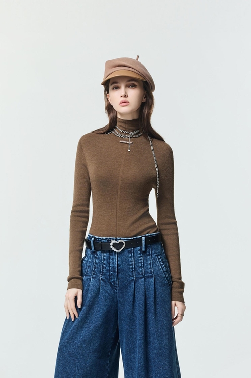 焦糖色一體成型針織上衣,針織上衣