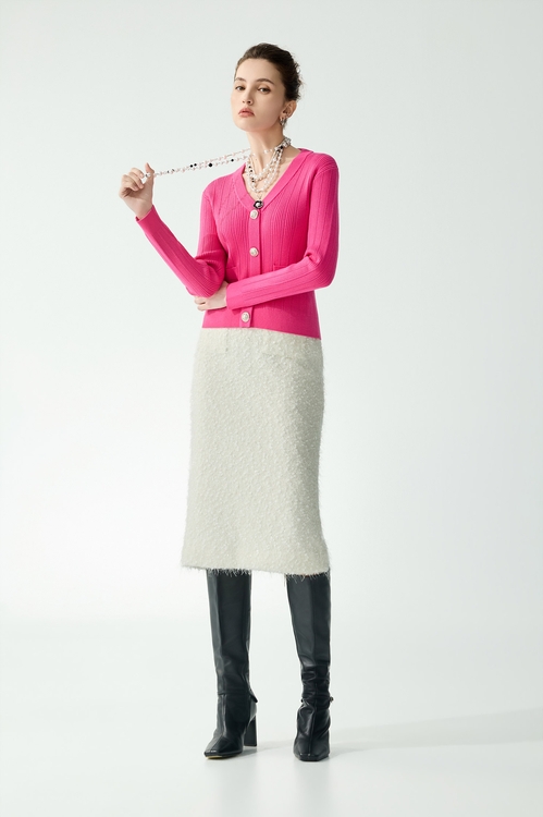 金屬飾釦V領坑條針織單品,,金屬飾釦V領坑條針織單品,春夏穿搭,時髦成套搭配,約會特輯,網紗,荷葉,輕奢度假,輕奢渡假,長裙,一般外套,外套,小香風,小香風外套,春夏穿搭,時髦成套搭配,花花世界,一般洋裝,春夏穿搭,洋裝特輯,荷葉,輕奢度假,輕奢渡假,長洋裝,V領上衣,一般背心,一般背心馬甲,上衣,春夏穿搭,時髦成套搭配,約會特輯,花花世界,荷葉,雪紡,T恤,V領上衣,上衣,春夏穿搭,珍珠,約會特輯,花花世界,外套,春夏穿搭,珍珠,約會特輯,花花世界,輕奢度假,輕奢渡假,針織,針織外套,小香風,春夏穿搭,時髦成套搭配,短裙,一般洋裝,小禮服,春夏穿搭,洋裝特輯,荷葉,蕾絲,蕾絲洋裝,一般背心,一般背心馬甲,上衣,春夏穿搭,時髦成套搭配,約會特輯,網紗,背心,荷葉,輕奢度假,輕奢渡假,春夏穿搭,時髦成套搭配,約會特輯,花花世界,荷葉,長裙,雪紡,雪紡裙,V領背心,一般背心,一般背心馬甲,春夏穿搭,珍珠,背心,輕奢度假,輕奢渡假,針織,針織背心,上衣,春夏穿搭,約會特輯,花花世界,針織,針織上衣,針織衫,上班OL穿搭,上衣,春夏穿搭,約會特輯,針織,針織上衣,針織衫,上衣,人氣商品,春夏穿搭,珍珠,約會特輯,花花世界,春夏穿搭,約會特輯,針織,針織衫