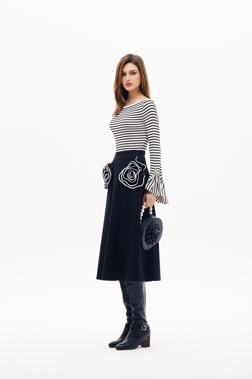 喇叭花瓣袖條紋針織上衣,針織衫