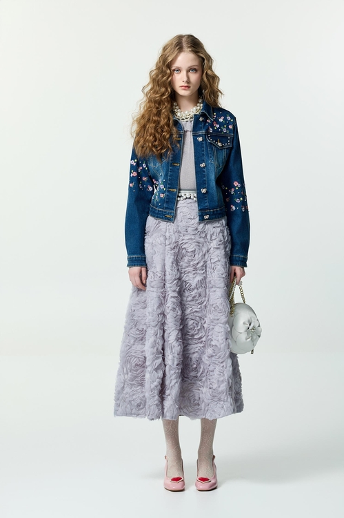花卉刺繡經典牛仔外套,牛仔外套