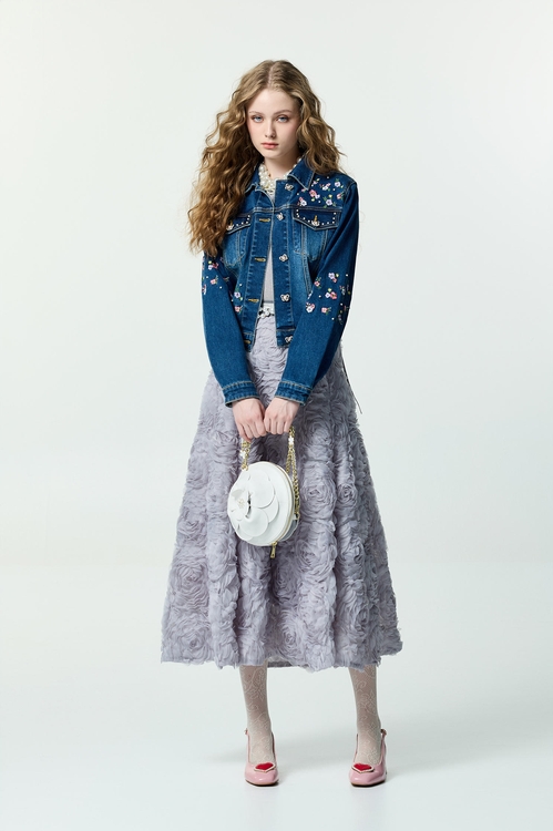 花卉刺繡經典牛仔外套,牛仔外套