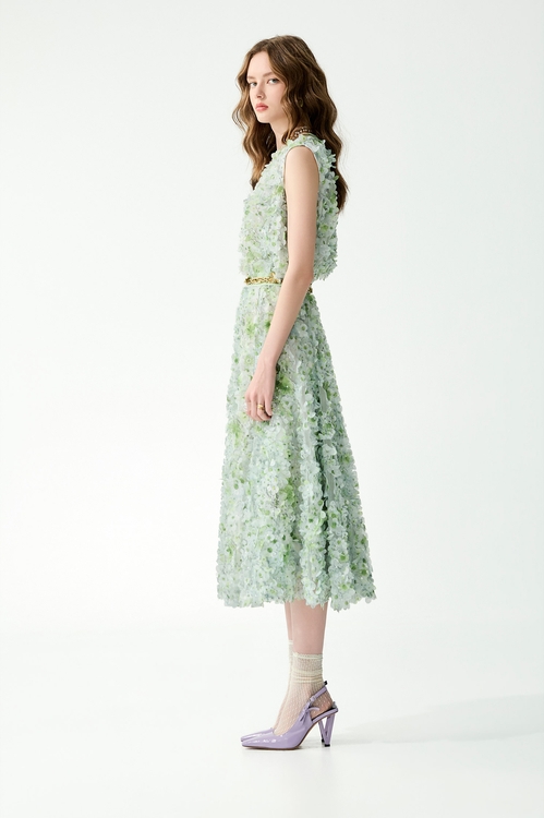 果凍薄荷色刺繡花瓣上衣,長裙