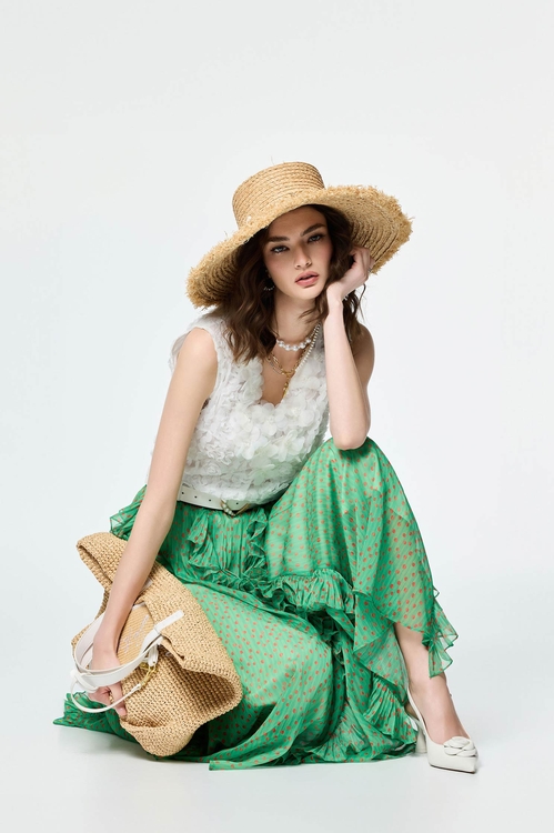 綴玫瑰花朵壓紋上衣,V領背心