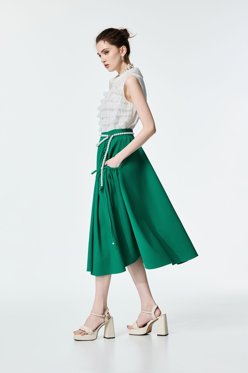 鑲珠飾造型領片荷葉上衣,無袖上衣