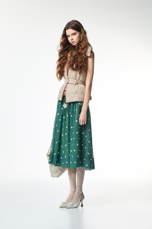 自帶光澤鋪棉背心,無袖背心