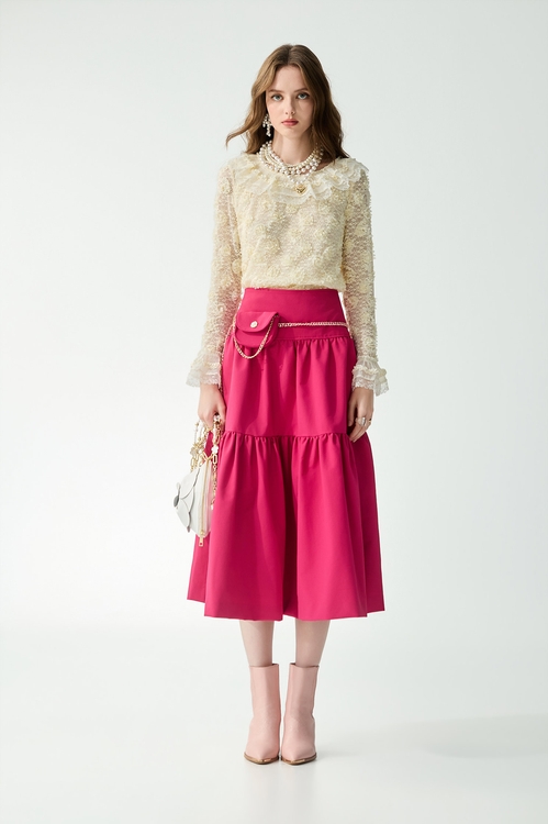 奶油色蕾絲立體花上衣,蕾絲上衣