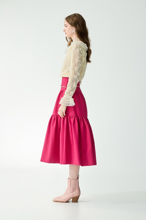 奶油色蕾絲立體花上衣,蕾絲上衣