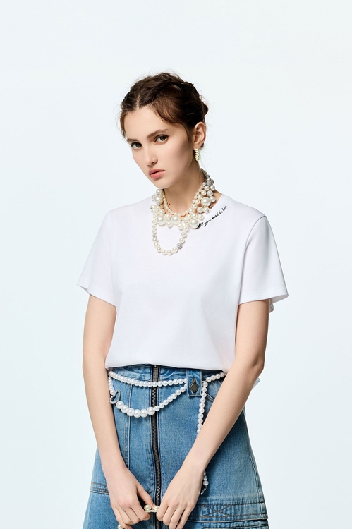 極簡字串繡花T恤上衣,T-Shirt