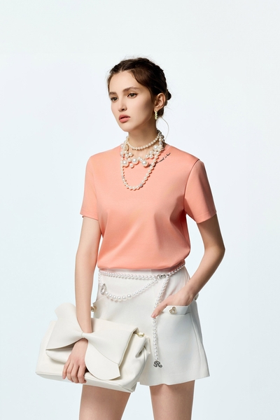 極簡字串繡花T恤上衣